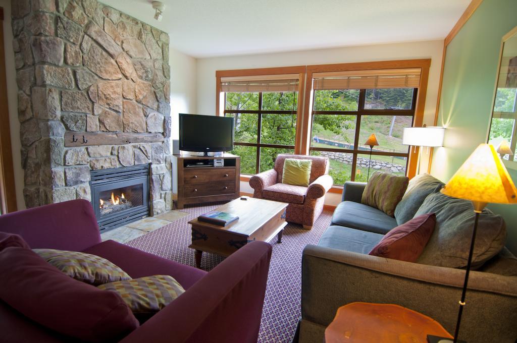 Lodging Ovations Otel Whistler Dış mekan fotoğraf