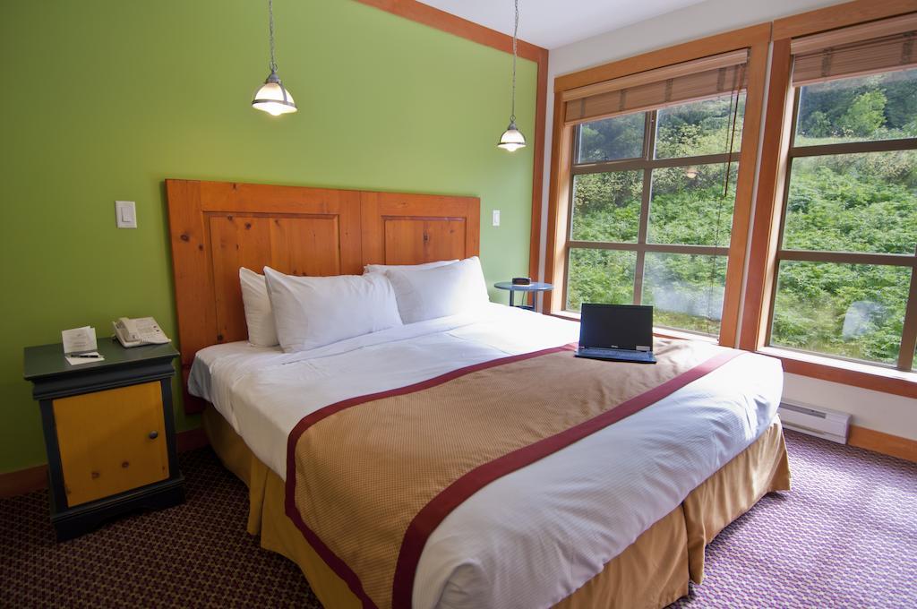 Lodging Ovations Otel Whistler Dış mekan fotoğraf