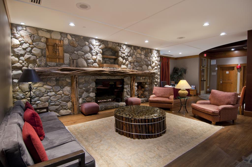 Lodging Ovations Otel Whistler Dış mekan fotoğraf