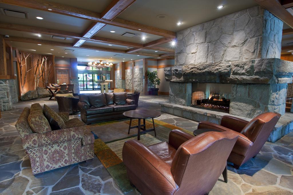 Lodging Ovations Otel Whistler Dış mekan fotoğraf