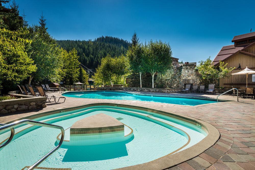 Lodging Ovations Otel Whistler Dış mekan fotoğraf