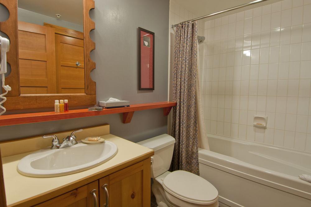 Lodging Ovations Otel Whistler Dış mekan fotoğraf